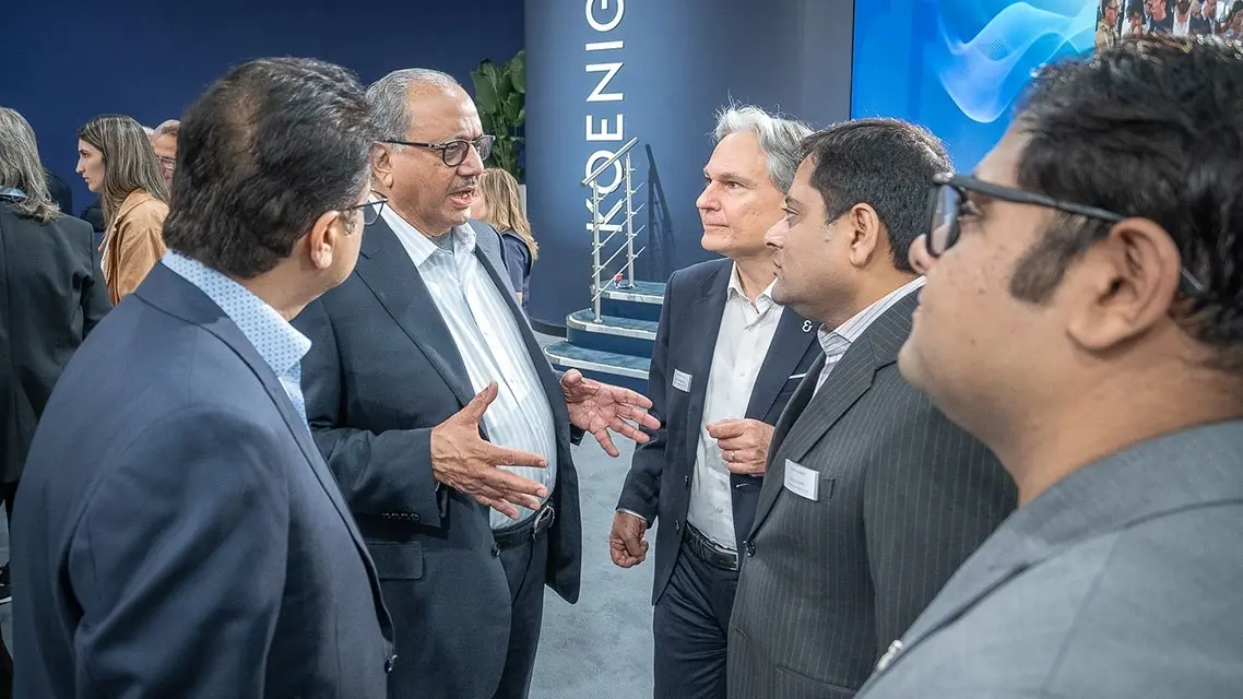 Foto 2: Ramesh Kejriwal im Gespräch